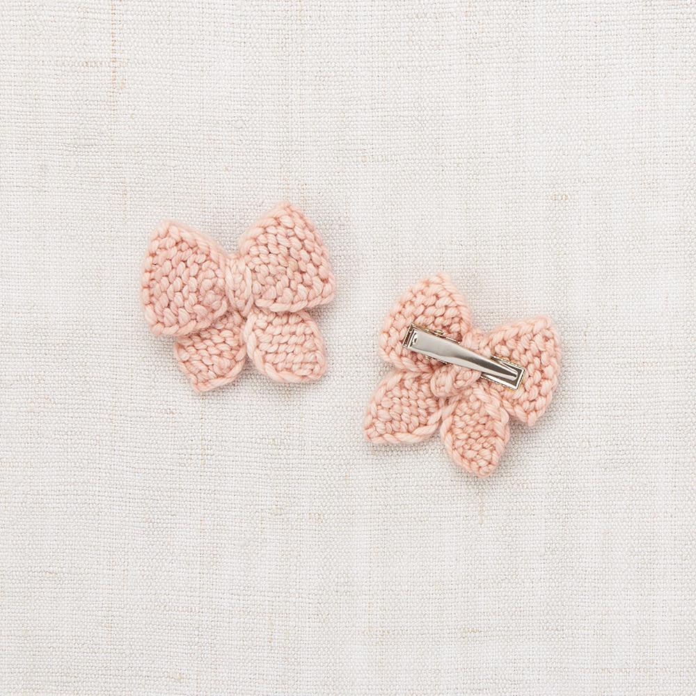 Duo de barrettes bow faded rose - Sélection Misha & Puff à retrouver sur www.amaetc.com, concept store eco friendly pour enfants