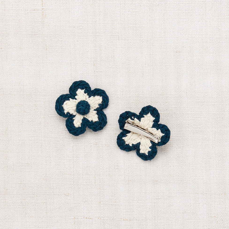 Duo de barrettes flower marine blue - Découvrez la collection SS24 Misha & Puff à retrouver sur www.amaetc.com, concept store eco friendly pour enfants