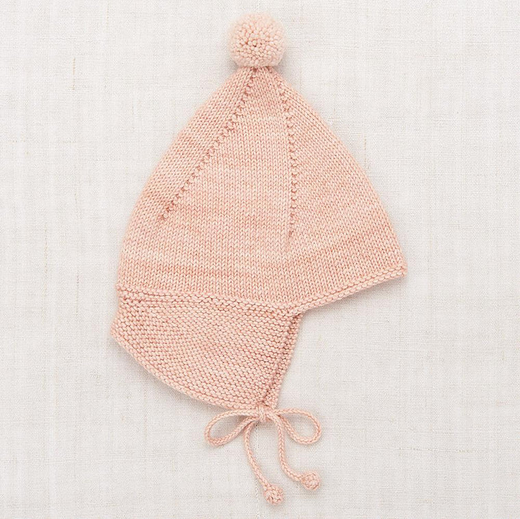 Bonnet Pointy Peak faded rose - Sélection Misha & Puff à retrouver sur www.amaetc.com, concept store eco friendly pour enfants